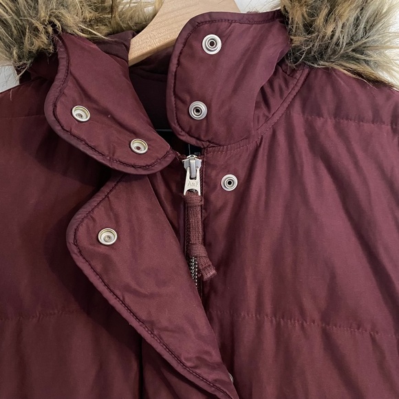 Abercrombie & Fitch Maroon Parka with Faux Fur-Lined Hood Size XS - Picture 4 of 8